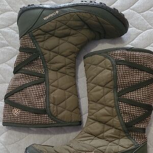 Columbia Olive Green Quilted Winter Boots
